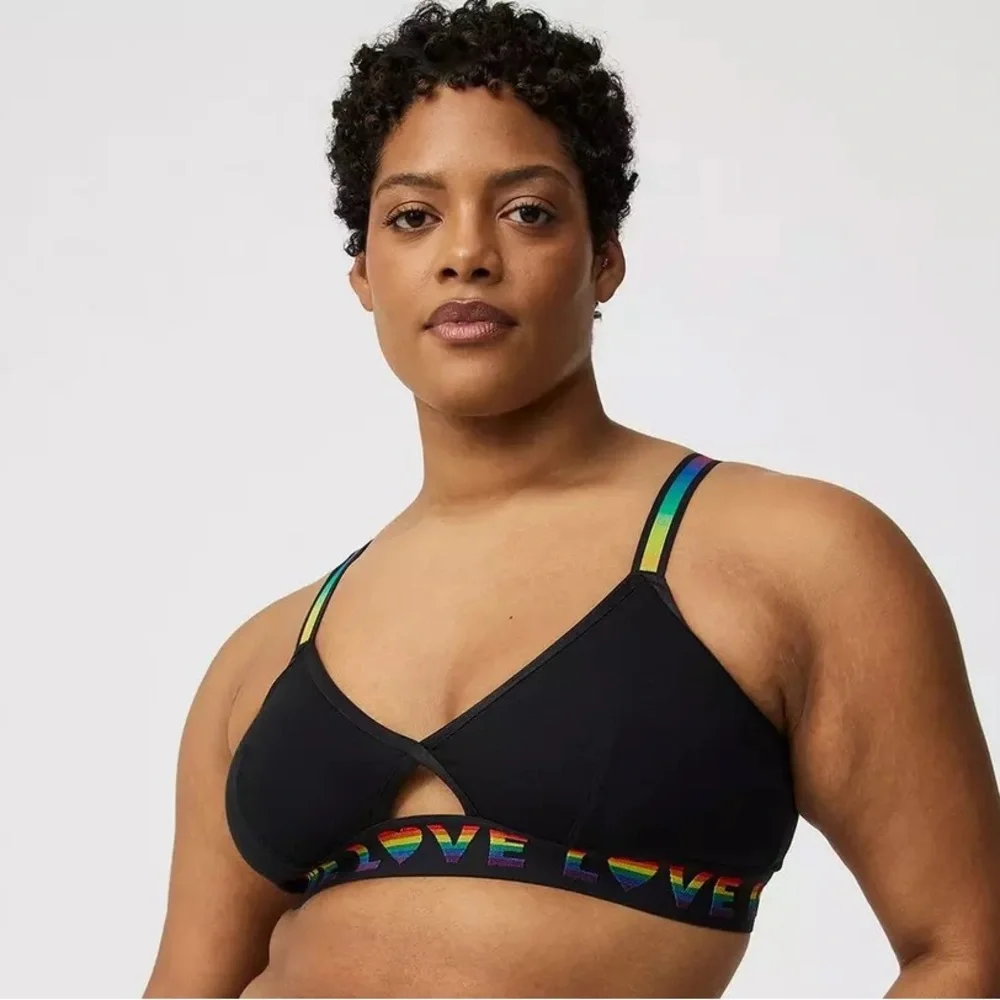 Torrid size 4 triangle cut-out bralette - Picture 2 of 5